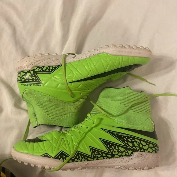 HYPERVENOMX PROXIMO TF GREEN STRIKE BLACK VOLT - Picture 2 of 7